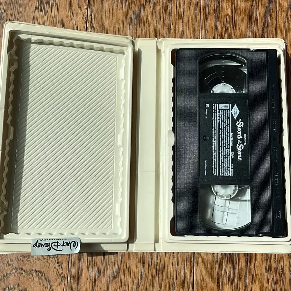 Disney Black Diamond classic The Sword in the Stone VHS tape.